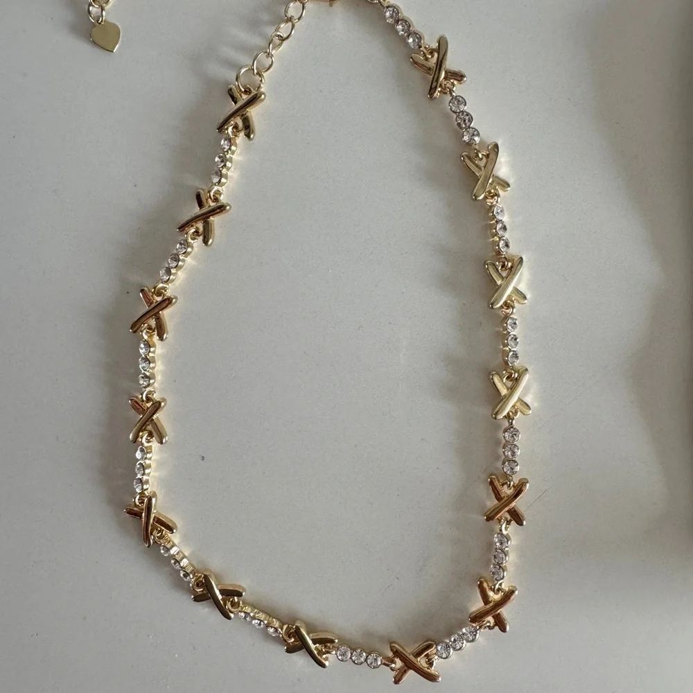 Dazzling Gold Necklace - Picture 6 of 8